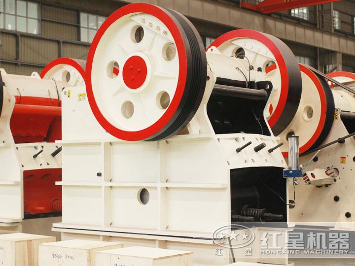 大型液壓鄂式破碎機，過載保護避免設備損壞