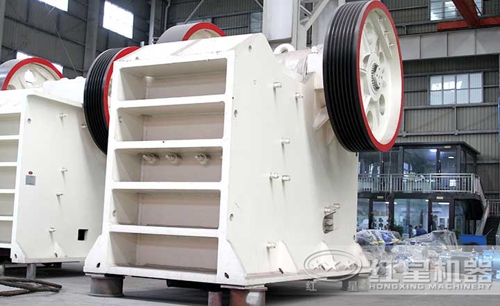 普通時產500噸鄂式石料破碎機，進料粒度≤850mm