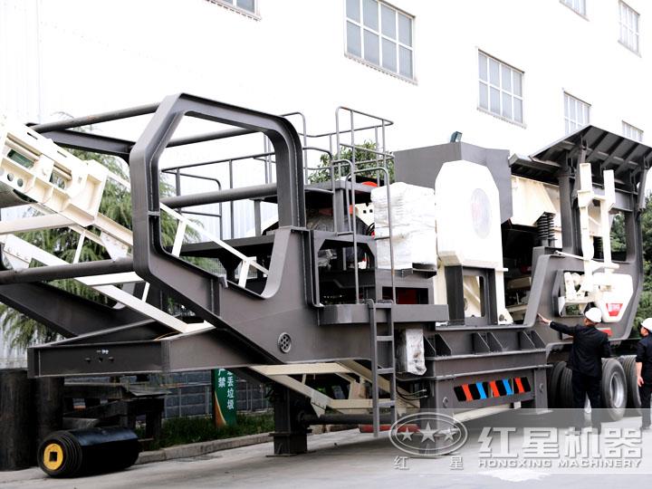 輪胎移動破碎站配鄂式破碎機，時產50-500t/h