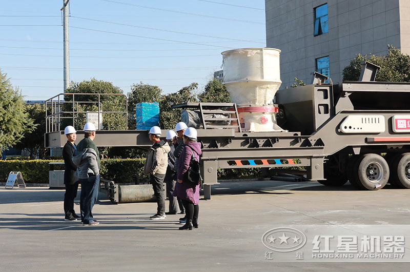 客戶來廠進行考察，定制生產方案